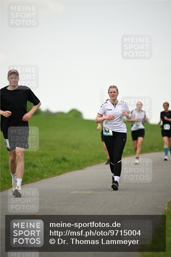 10.05.2026 - 8. Wedeler Halbmarathon Dr. Thomas Lammeyer http://msf.ph/oto/9715004 10.05.2026 12:24:23 Laufen 264 meine-sportfotos.de