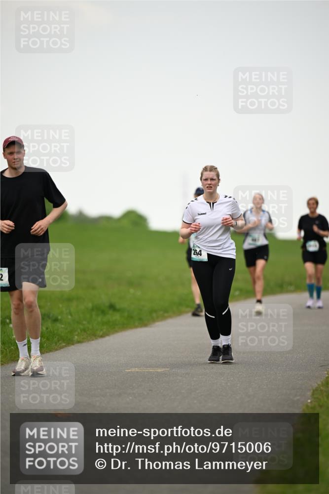 10.05.2026 - 8. Wedeler Halbmarathon Dr. Thomas Lammeyer http://msf.ph/oto/9715006 10.05.2026 12:24:23 Laufen 264 meine-sportfotos.de