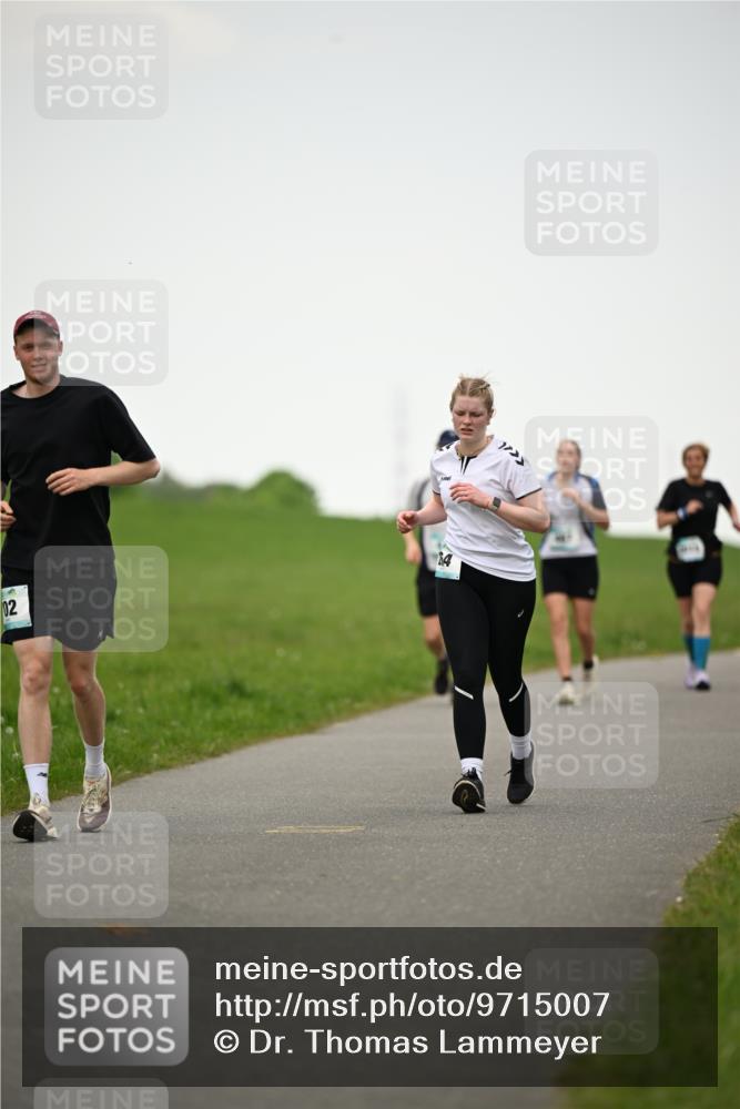 10.05.2026 - 8. Wedeler Halbmarathon Dr. Thomas Lammeyer http://msf.ph/oto/9715007 10.05.2026 12:24:22 Laufen  meine-sportfotos.de