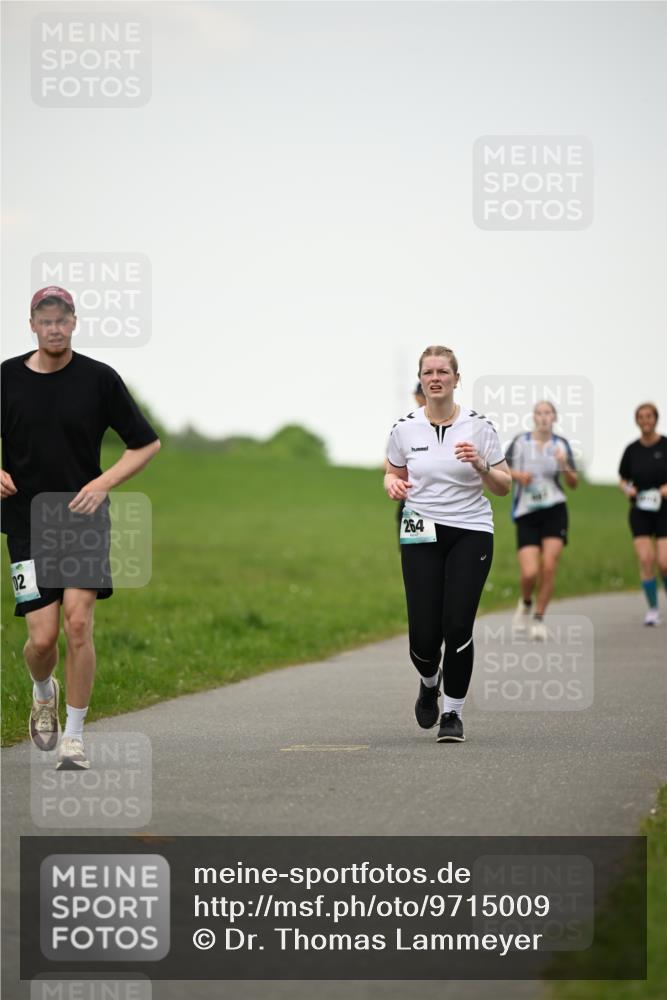 10.05.2026 - 8. Wedeler Halbmarathon Dr. Thomas Lammeyer http://msf.ph/oto/9715009 10.05.2026 12:24:23 Laufen 264 meine-sportfotos.de