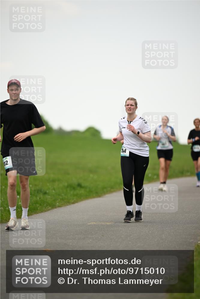 10.05.2026 - 8. Wedeler Halbmarathon Dr. Thomas Lammeyer http://msf.ph/oto/9715010 10.05.2026 12:24:23 Laufen  meine-sportfotos.de