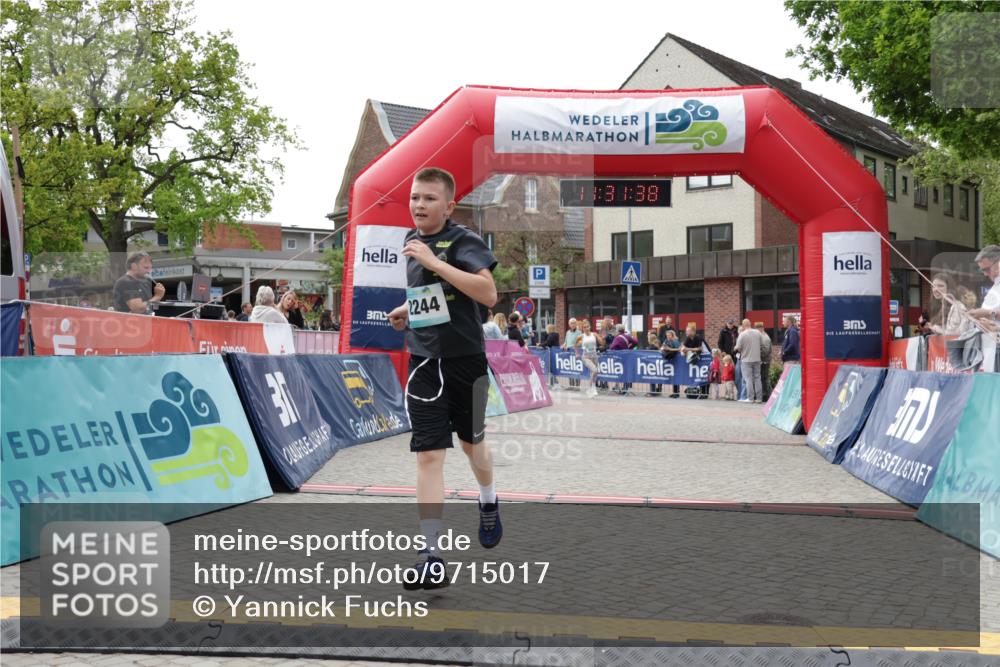 10.05.2026 - 8. Wedeler Halbmarathon Yannick Fuchs http://msf.ph/oto/9715017 10.05.2026 11:31:36 Ziel 83, 300, 2101, 2244 meine-sportfotos.de