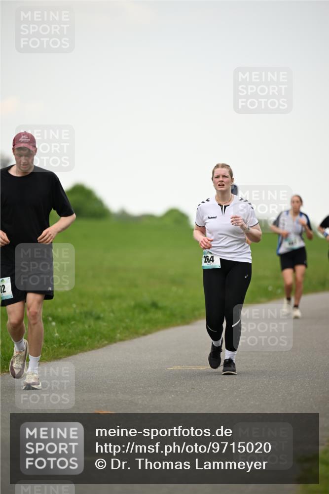 10.05.2026 - 8. Wedeler Halbmarathon Dr. Thomas Lammeyer http://msf.ph/oto/9715020 10.05.2026 12:24:24 Laufen 264 meine-sportfotos.de