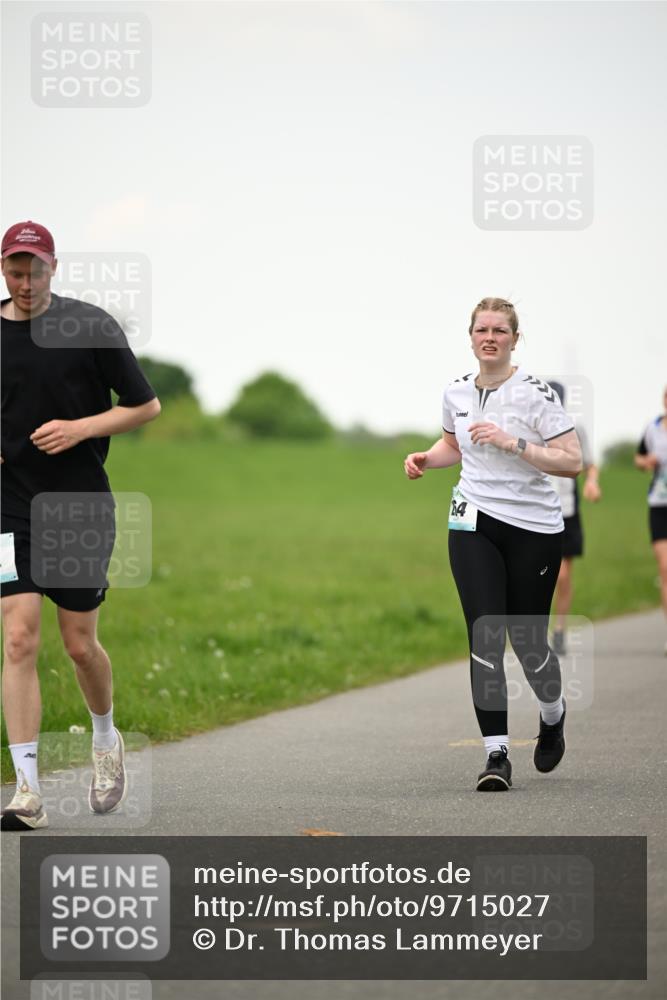 10.05.2026 - 8. Wedeler Halbmarathon Dr. Thomas Lammeyer http://msf.ph/oto/9715027 10.05.2026 12:24:25 Laufen  meine-sportfotos.de