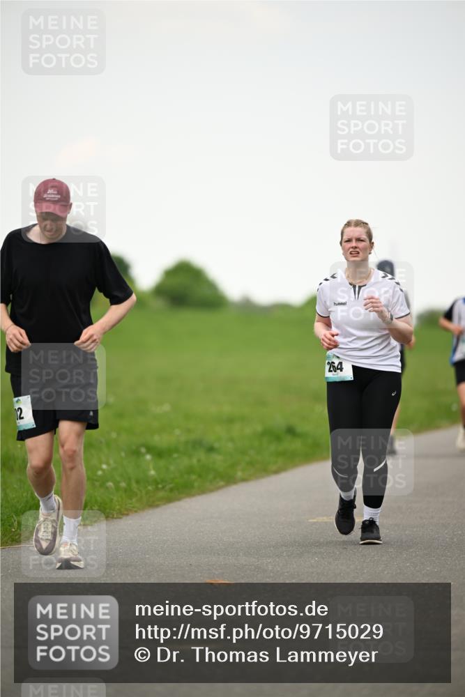 10.05.2026 - 8. Wedeler Halbmarathon Dr. Thomas Lammeyer http://msf.ph/oto/9715029 10.05.2026 12:24:25 Laufen 264 meine-sportfotos.de
