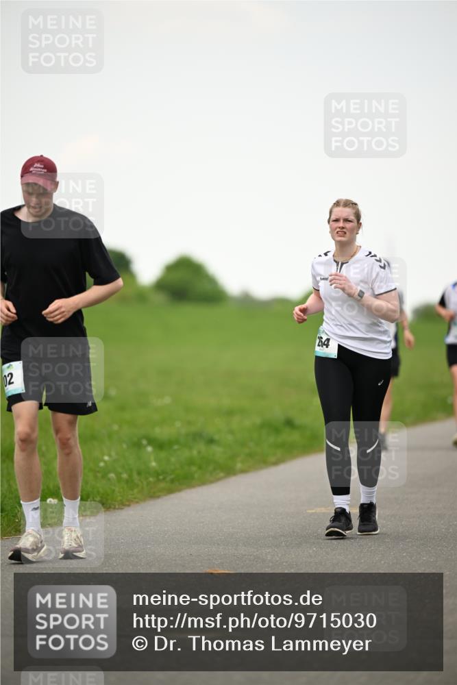 10.05.2026 - 8. Wedeler Halbmarathon Dr. Thomas Lammeyer http://msf.ph/oto/9715030 10.05.2026 12:24:25 Laufen 1775 meine-sportfotos.de