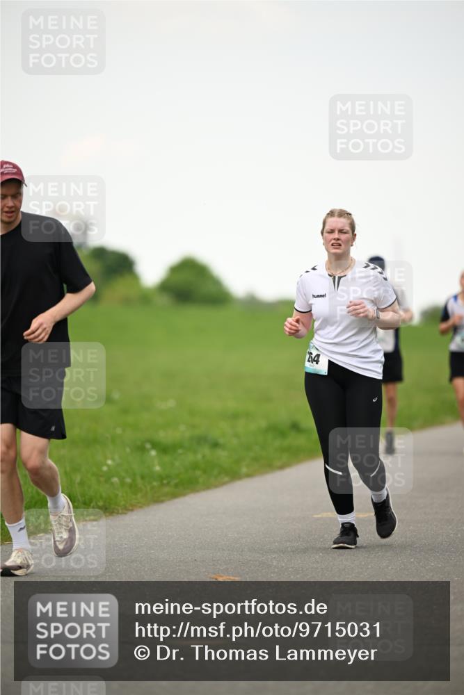 10.05.2026 - 8. Wedeler Halbmarathon Dr. Thomas Lammeyer http://msf.ph/oto/9715031 10.05.2026 12:24:25 Laufen  meine-sportfotos.de
