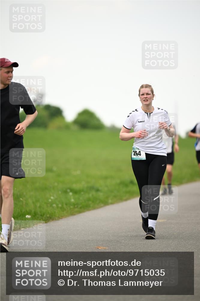 10.05.2026 - 8. Wedeler Halbmarathon Dr. Thomas Lammeyer http://msf.ph/oto/9715035 10.05.2026 12:24:25 Laufen 264 meine-sportfotos.de