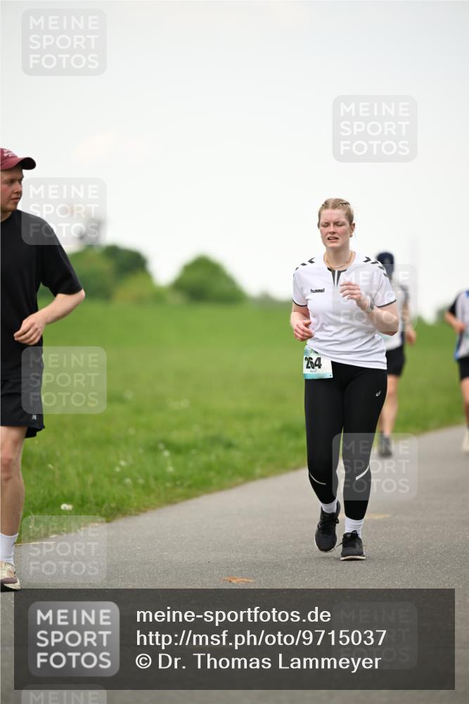 10.05.2026 - 8. Wedeler Halbmarathon Dr. Thomas Lammeyer http://msf.ph/oto/9715037 10.05.2026 12:24:25 Laufen 264 meine-sportfotos.de