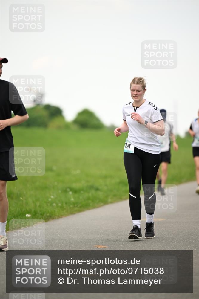 10.05.2026 - 8. Wedeler Halbmarathon Dr. Thomas Lammeyer http://msf.ph/oto/9715038 10.05.2026 12:24:26 Laufen  meine-sportfotos.de