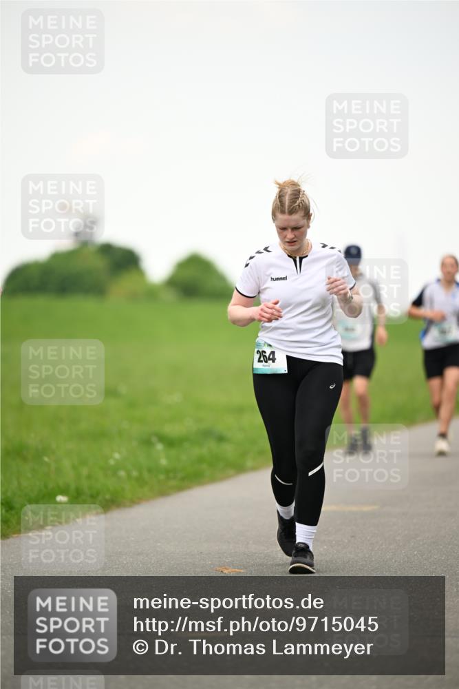 10.05.2026 - 8. Wedeler Halbmarathon Dr. Thomas Lammeyer http://msf.ph/oto/9715045 10.05.2026 12:24:26 Laufen 264 meine-sportfotos.de