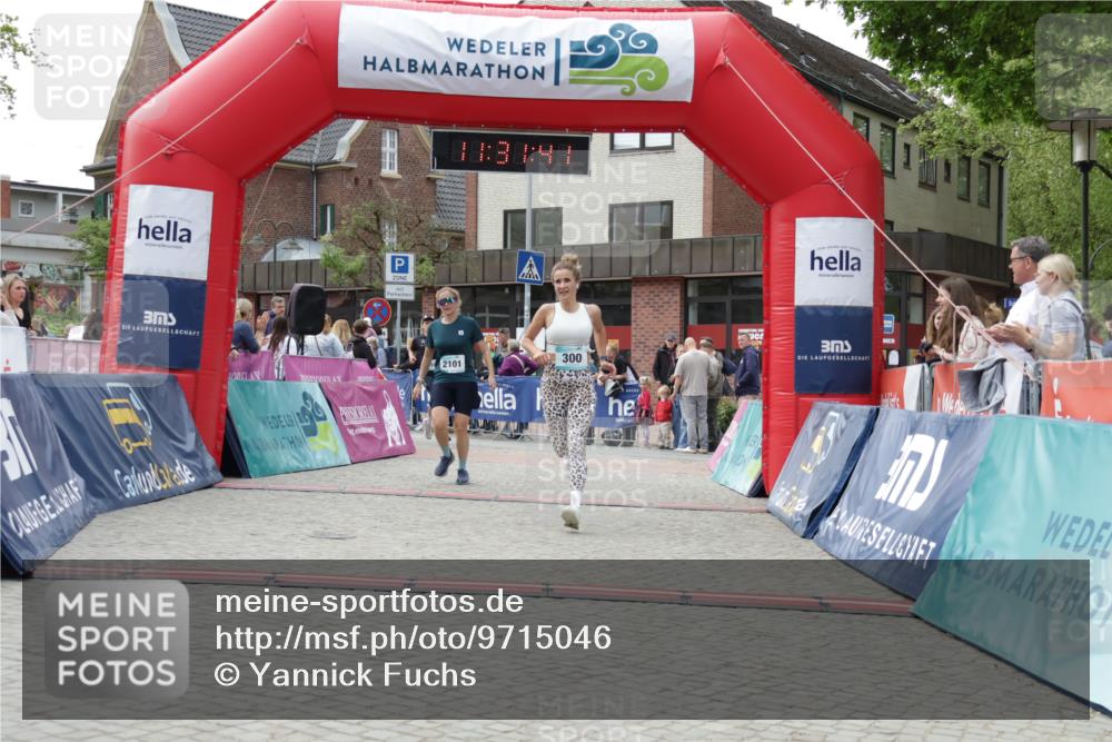 10.05.2026 - 8. Wedeler Halbmarathon Yannick Fuchs http://msf.ph/oto/9715046 10.05.2026 11:31:39 Ziel 300, 2101, 2199, 2244 meine-sportfotos.de