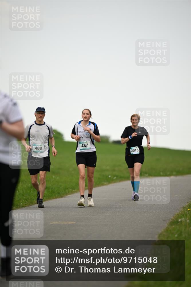 10.05.2026 - 8. Wedeler Halbmarathon Dr. Thomas Lammeyer http://msf.ph/oto/9715048 10.05.2026 12:24:28 Laufen 488, 487, 2015 meine-sportfotos.de