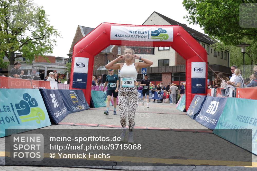 10.05.2026 - 8. Wedeler Halbmarathon Yannick Fuchs http://msf.ph/oto/9715068 10.05.2026 11:31:41 Ziel 300, 555, 2101, 2199 meine-sportfotos.de