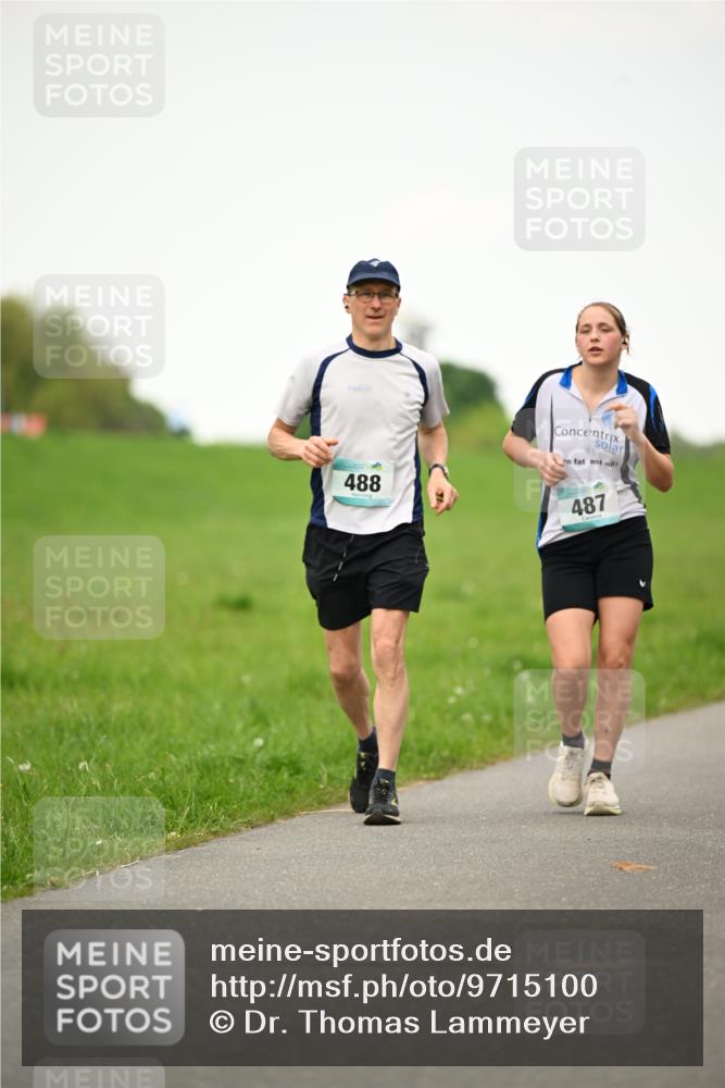 10.05.2026 - 8. Wedeler Halbmarathon Dr. Thomas Lammeyer http://msf.ph/oto/9715100 10.05.2026 12:24:33 Laufen 488, 487 meine-sportfotos.de