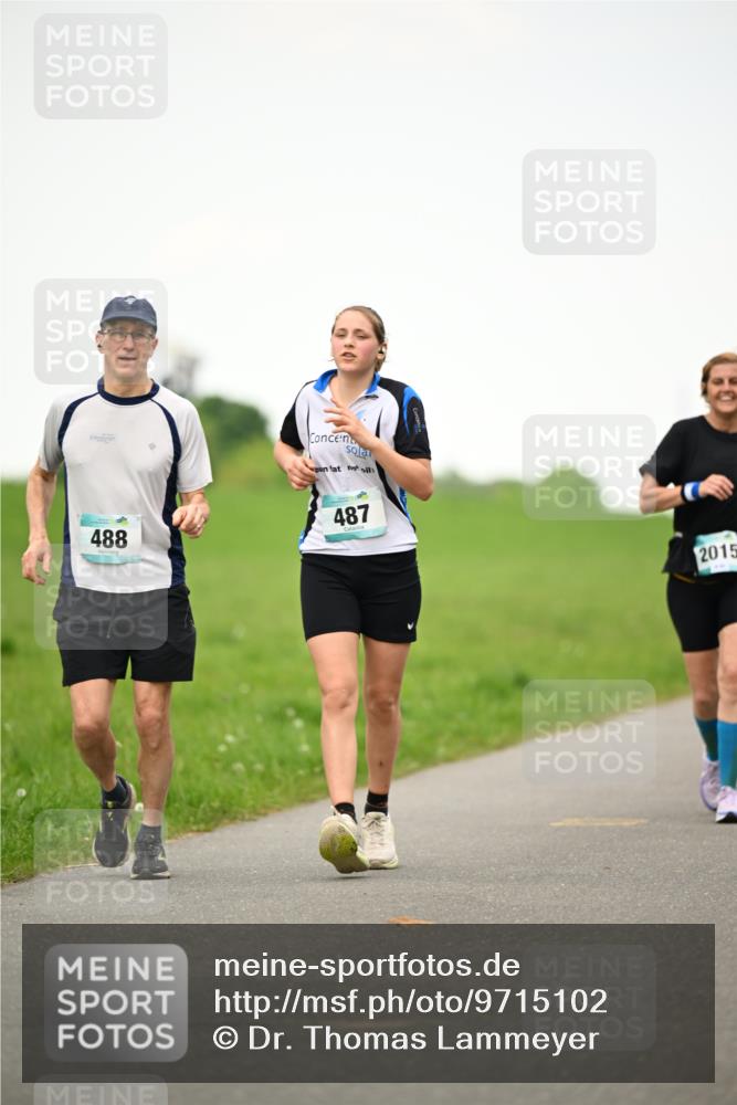 10.05.2026 - 8. Wedeler Halbmarathon Dr. Thomas Lammeyer http://msf.ph/oto/9715102 10.05.2026 12:24:33 Laufen 488, 487, 2015 meine-sportfotos.de