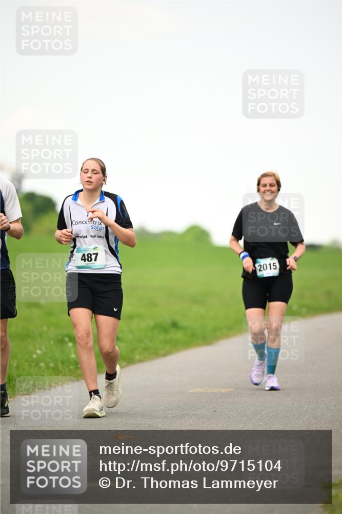 10.05.2026 - 8. Wedeler Halbmarathon Dr. Thomas Lammeyer http://msf.ph/oto/9715104 10.05.2026 12:24:33 Laufen 487, 2015 meine-sportfotos.de