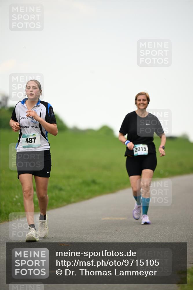 10.05.2026 - 8. Wedeler Halbmarathon Dr. Thomas Lammeyer http://msf.ph/oto/9715105 10.05.2026 12:24:34 Laufen 487, 2015 meine-sportfotos.de