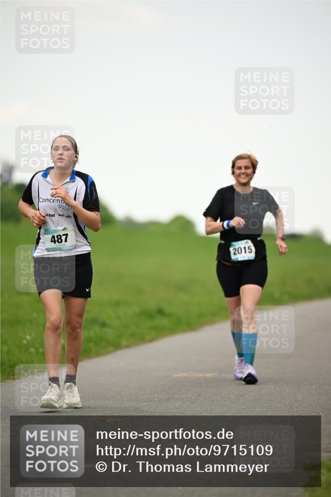 10.05.2026 - 8. Wedeler Halbmarathon Dr. Thomas Lammeyer http://msf.ph/oto/9715109 10.05.2026 12:24:33 Laufen 487, 2015 meine-sportfotos.de