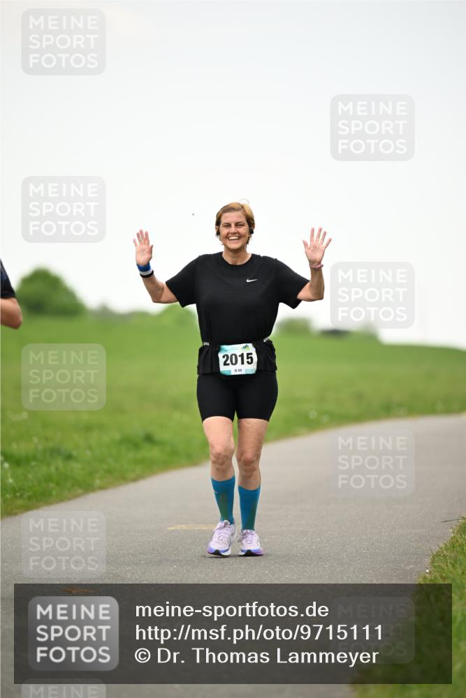 10.05.2026 - 8. Wedeler Halbmarathon Dr. Thomas Lammeyer http://msf.ph/oto/9715111 10.05.2026 12:24:34 Laufen 2015 meine-sportfotos.de