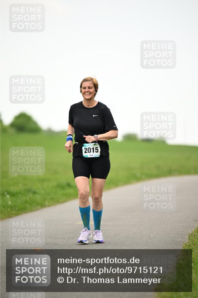 10.05.2026 - 8. Wedeler Halbmarathon Dr. Thomas Lammeyer http://msf.ph/oto/9715121 10.05.2026 12:24:35 Laufen 2015 meine-sportfotos.de