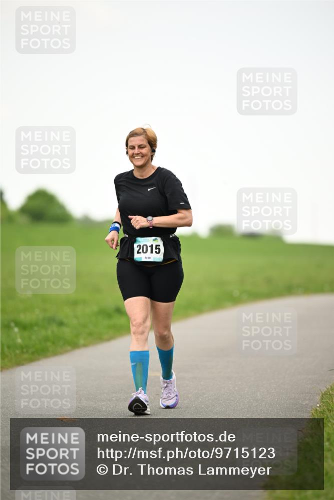 10.05.2026 - 8. Wedeler Halbmarathon Dr. Thomas Lammeyer http://msf.ph/oto/9715123 10.05.2026 12:24:35 Laufen 2015 meine-sportfotos.de