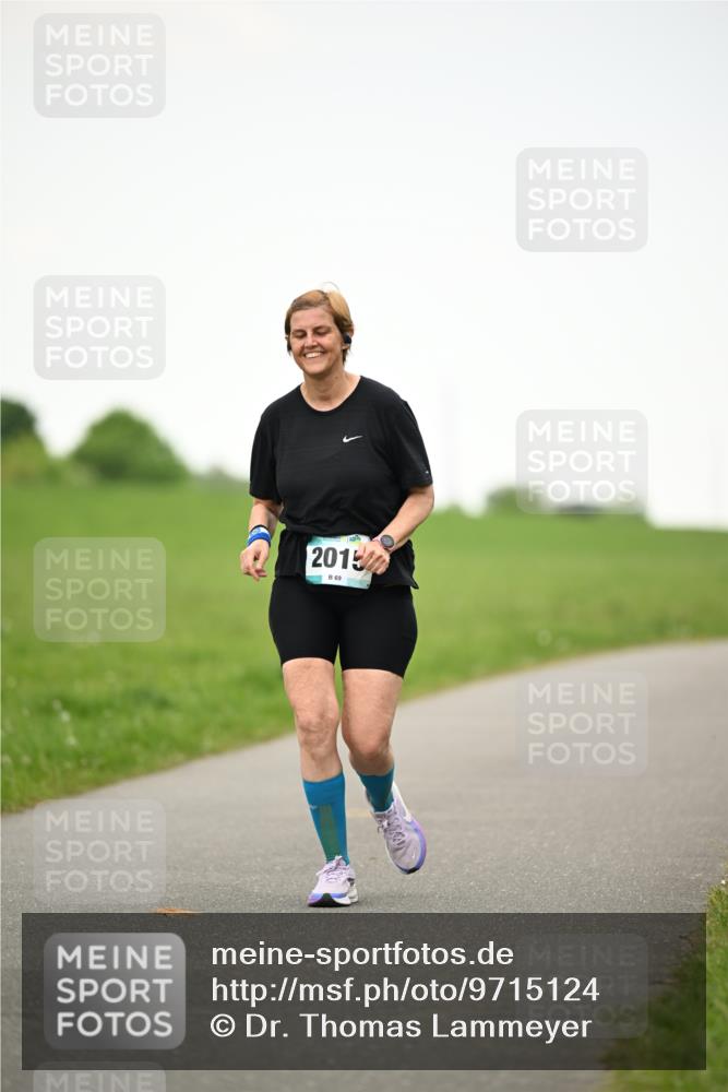10.05.2026 - 8. Wedeler Halbmarathon Dr. Thomas Lammeyer http://msf.ph/oto/9715124 10.05.2026 12:24:36 Laufen 2015 meine-sportfotos.de