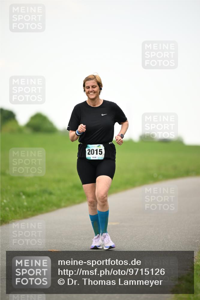 10.05.2026 - 8. Wedeler Halbmarathon Dr. Thomas Lammeyer http://msf.ph/oto/9715126 10.05.2026 12:24:36 Laufen 2015 meine-sportfotos.de