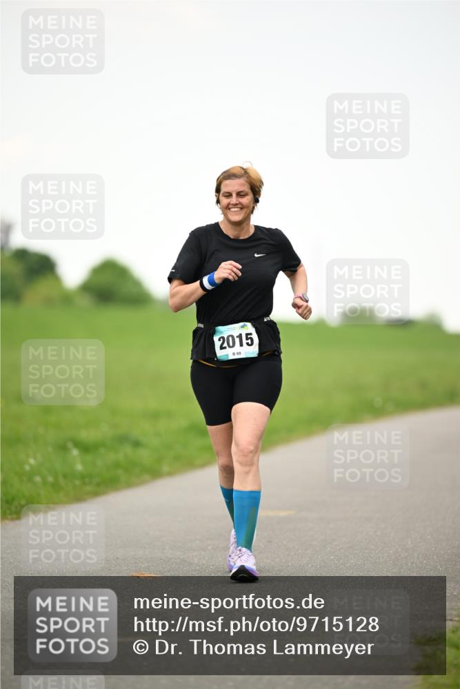 10.05.2026 - 8. Wedeler Halbmarathon Dr. Thomas Lammeyer http://msf.ph/oto/9715128 10.05.2026 12:24:36 Laufen 2015 meine-sportfotos.de