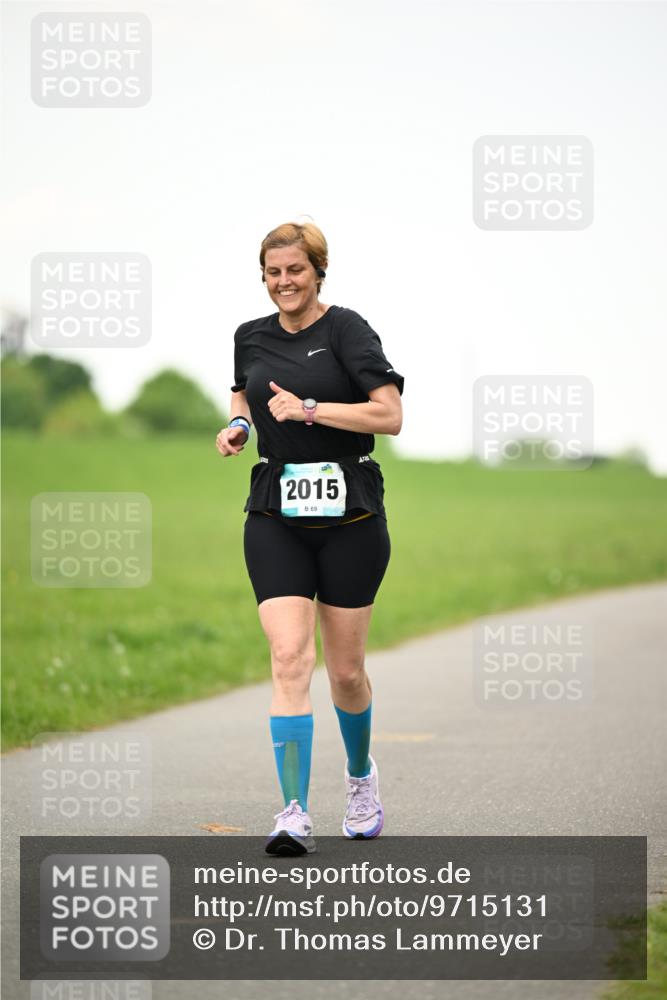 10.05.2026 - 8. Wedeler Halbmarathon Dr. Thomas Lammeyer http://msf.ph/oto/9715131 10.05.2026 12:24:36 Laufen 2015 meine-sportfotos.de
