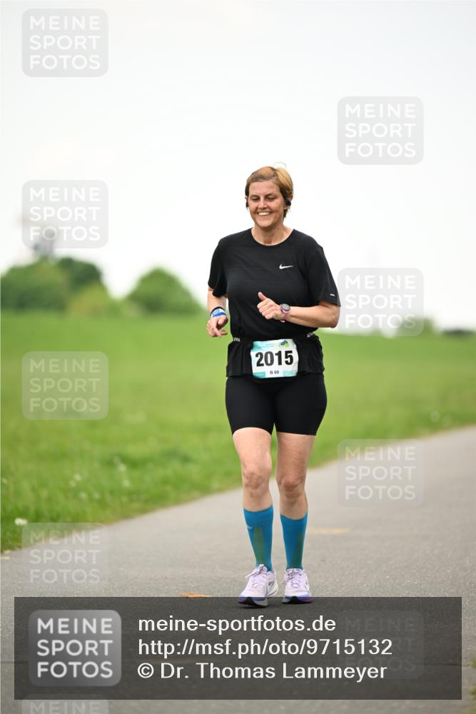 10.05.2026 - 8. Wedeler Halbmarathon Dr. Thomas Lammeyer http://msf.ph/oto/9715132 10.05.2026 12:24:36 Laufen 2015 meine-sportfotos.de