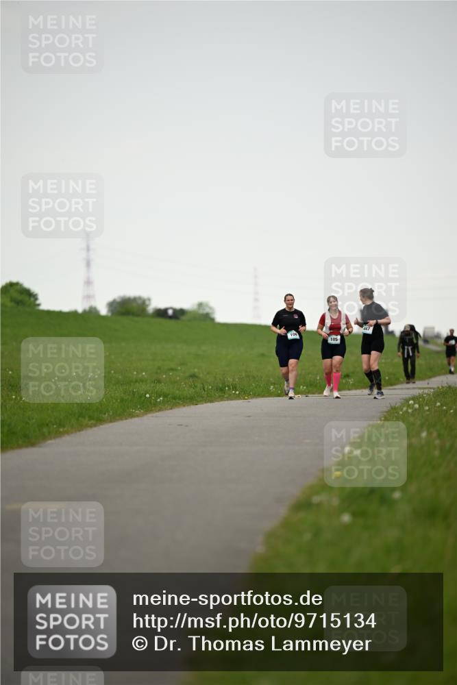 10.05.2026 - 8. Wedeler Halbmarathon Dr. Thomas Lammeyer http://msf.ph/oto/9715134 10.05.2026 12:25:12 Laufen 447, 105 meine-sportfotos.de