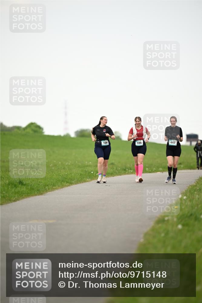 10.05.2026 - 8. Wedeler Halbmarathon Dr. Thomas Lammeyer http://msf.ph/oto/9715148 10.05.2026 12:25:20 Laufen 104, 105, 447 meine-sportfotos.de