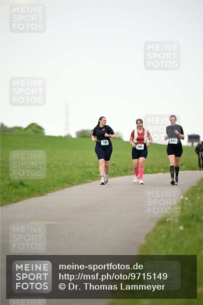 10.05.2026 - 8. Wedeler Halbmarathon Dr. Thomas Lammeyer http://msf.ph/oto/9715149 10.05.2026 12:25:20 Laufen 104, 105, 447 meine-sportfotos.de