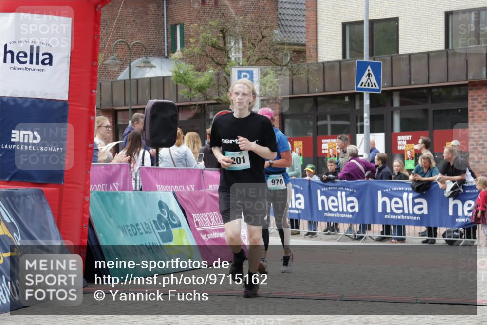 10.05.2026 - 8. Wedeler Halbmarathon Yannick Fuchs http://msf.ph/oto/9715162 10.05.2026 11:31:54 Ziel 970, 2201 meine-sportfotos.de
