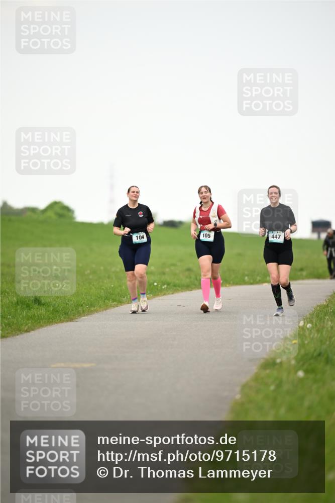 10.05.2026 - 8. Wedeler Halbmarathon Dr. Thomas Lammeyer http://msf.ph/oto/9715178 10.05.2026 12:25:22 Laufen 104, 105, 447 meine-sportfotos.de