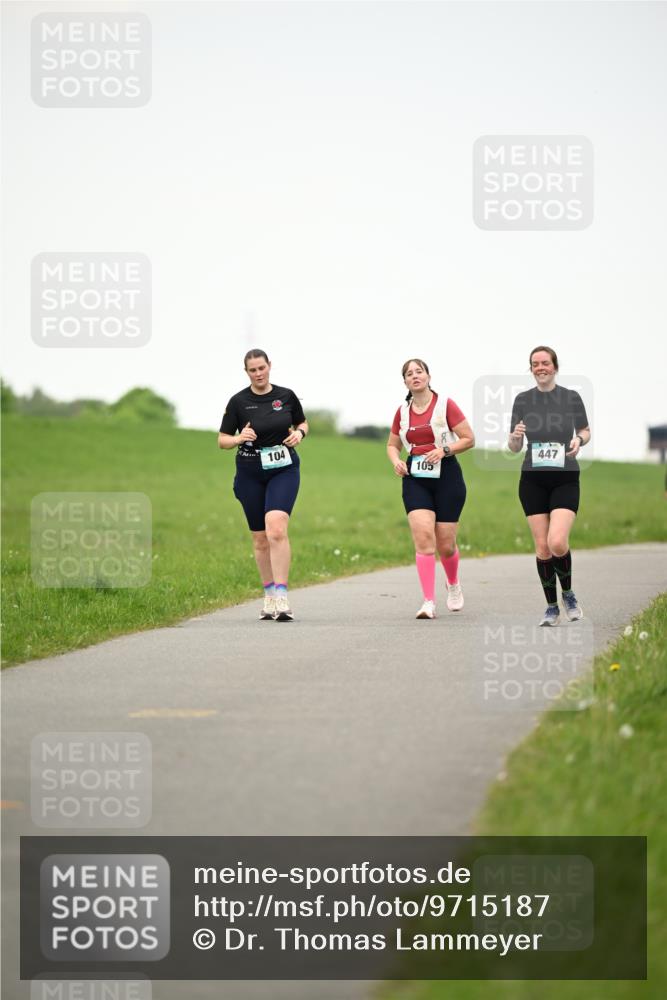 10.05.2026 - 8. Wedeler Halbmarathon Dr. Thomas Lammeyer http://msf.ph/oto/9715187 10.05.2026 12:25:23 Laufen 104, 105, 447 meine-sportfotos.de