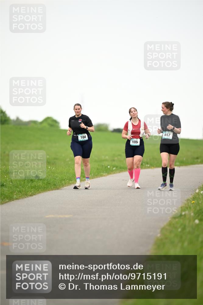 10.05.2026 - 8. Wedeler Halbmarathon Dr. Thomas Lammeyer http://msf.ph/oto/9715191 10.05.2026 12:25:23 Laufen 104, 105, 447 meine-sportfotos.de