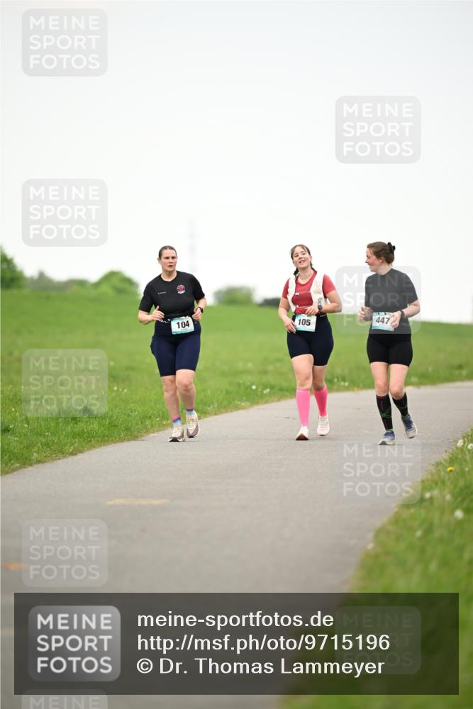 10.05.2026 - 8. Wedeler Halbmarathon Dr. Thomas Lammeyer http://msf.ph/oto/9715196 10.05.2026 12:25:24 Laufen 104, 105, 447 meine-sportfotos.de