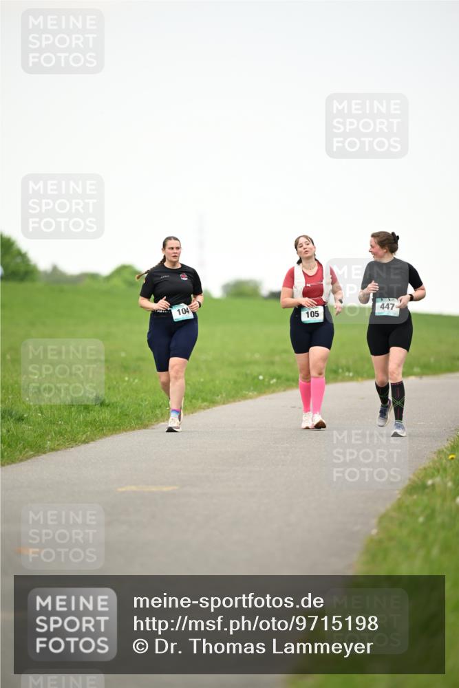 10.05.2026 - 8. Wedeler Halbmarathon Dr. Thomas Lammeyer http://msf.ph/oto/9715198 10.05.2026 12:25:24 Laufen 104, 105, 447 meine-sportfotos.de