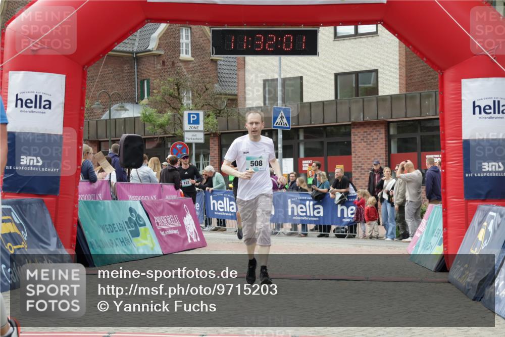 10.05.2026 - 8. Wedeler Halbmarathon Yannick Fuchs http://msf.ph/oto/9715203 10.05.2026 11:31:59 Ziel 122, 508, 970, 2091, 2201 meine-sportfotos.de