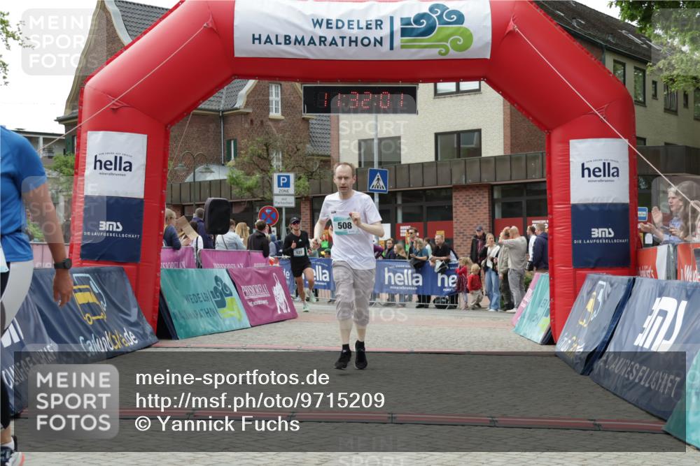 10.05.2026 - 8. Wedeler Halbmarathon Yannick Fuchs http://msf.ph/oto/9715209 10.05.2026 11:32:00 Ziel 122, 508, 970, 2091, 2201 meine-sportfotos.de