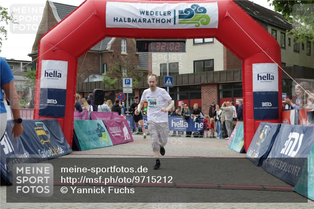 10.05.2026 - 8. Wedeler Halbmarathon Yannick Fuchs http://msf.ph/oto/9715212 10.05.2026 11:32:00 Ziel 122, 508, 970, 2091, 2201 meine-sportfotos.de