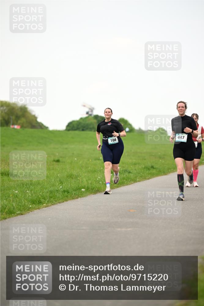 10.05.2026 - 8. Wedeler Halbmarathon Dr. Thomas Lammeyer http://msf.ph/oto/9715220 10.05.2026 12:25:28 Laufen 104, 447 meine-sportfotos.de