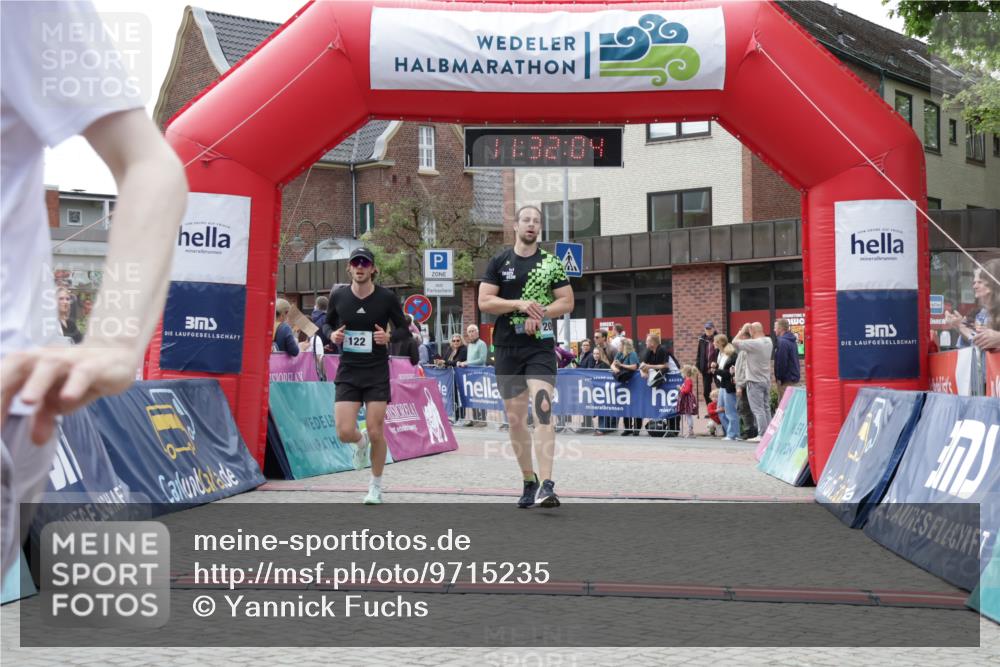 10.05.2026 - 8. Wedeler Halbmarathon Yannick Fuchs http://msf.ph/oto/9715235 10.05.2026 11:32:02 Ziel 46, 122, 508, 939, 990, 2091 meine-sportfotos.de