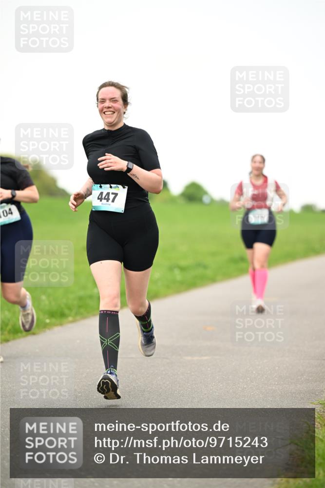 10.05.2026 - 8. Wedeler Halbmarathon Dr. Thomas Lammeyer http://msf.ph/oto/9715243 10.05.2026 12:25:31 Laufen 447 meine-sportfotos.de