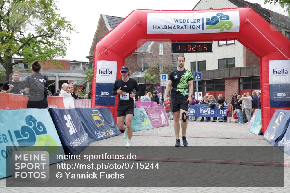 10.05.2026 - 8. Wedeler Halbmarathon Yannick Fuchs http://msf.ph/oto/9715244 10.05.2026 11:32:03 Ziel 46, 122, 508, 939, 990, 2091 meine-sportfotos.de