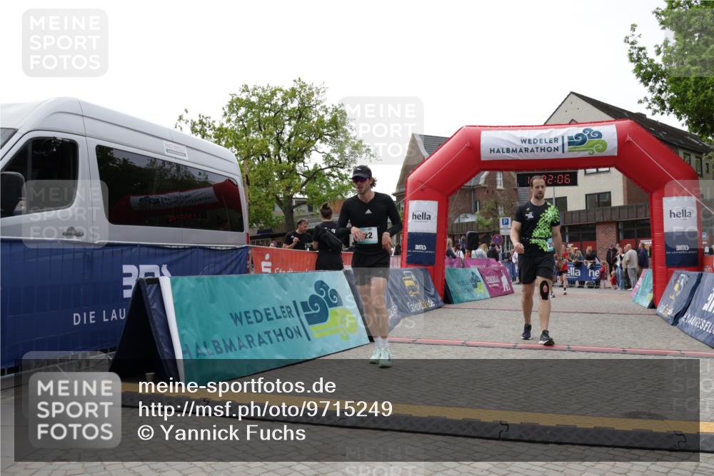 10.05.2026 - 8. Wedeler Halbmarathon Yannick Fuchs http://msf.ph/oto/9715249 10.05.2026 11:32:05 Ziel 46, 122, 508, 939, 990, 2091 meine-sportfotos.de