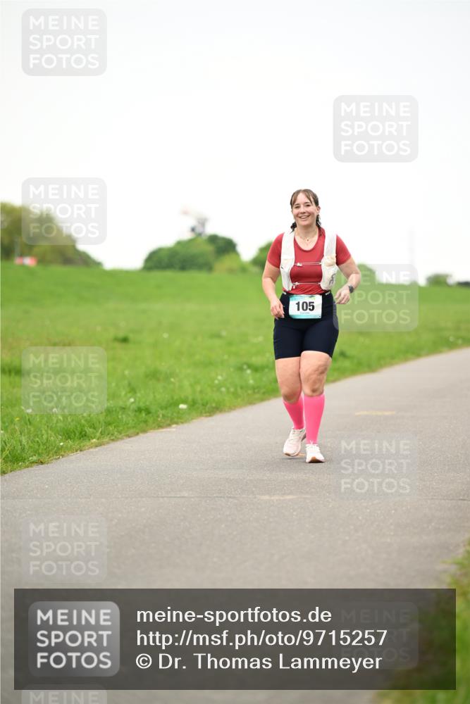 10.05.2026 - 8. Wedeler Halbmarathon Dr. Thomas Lammeyer http://msf.ph/oto/9715257 10.05.2026 12:25:32 Laufen 105 meine-sportfotos.de