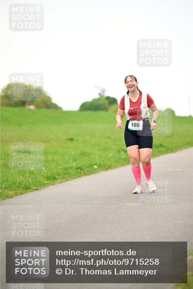 10.05.2026 - 8. Wedeler Halbmarathon Dr. Thomas Lammeyer http://msf.ph/oto/9715258 10.05.2026 12:25:32 Laufen 105 meine-sportfotos.de